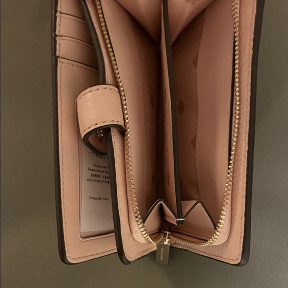 Kate Spade New York Rose Smoke Pebbled Leather Medium Wallet WLR00394 - Picture 4 of 5